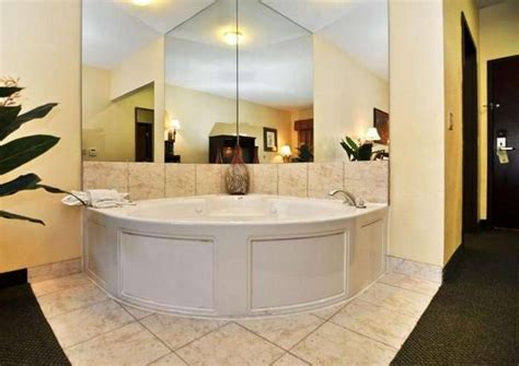 houston hotels with jacuzzi suites|houston hotels with jacuzzi tubs.